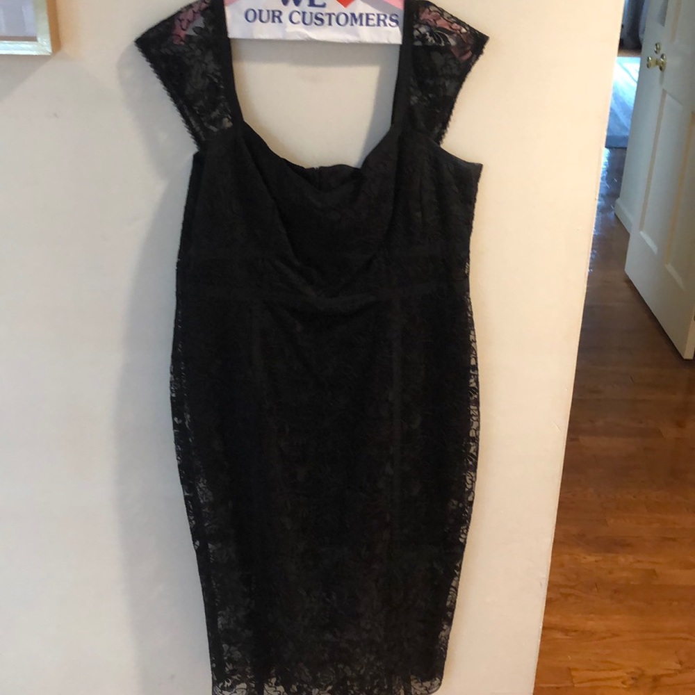 Nanette Lepore Cap sleeve floral lace dress.